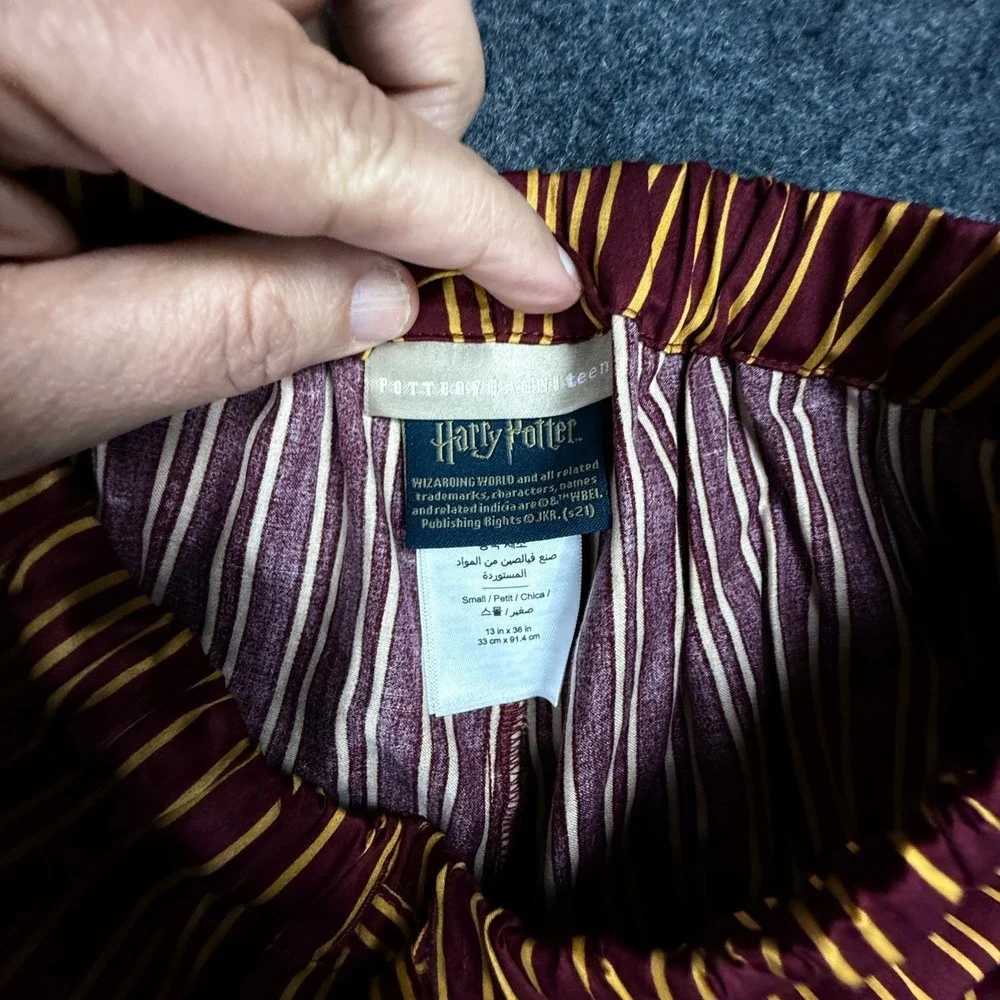 Harry Potter Gryffindor Pajama Set Pottery Barn Teen‎ Small Burgundy Gold Cotton